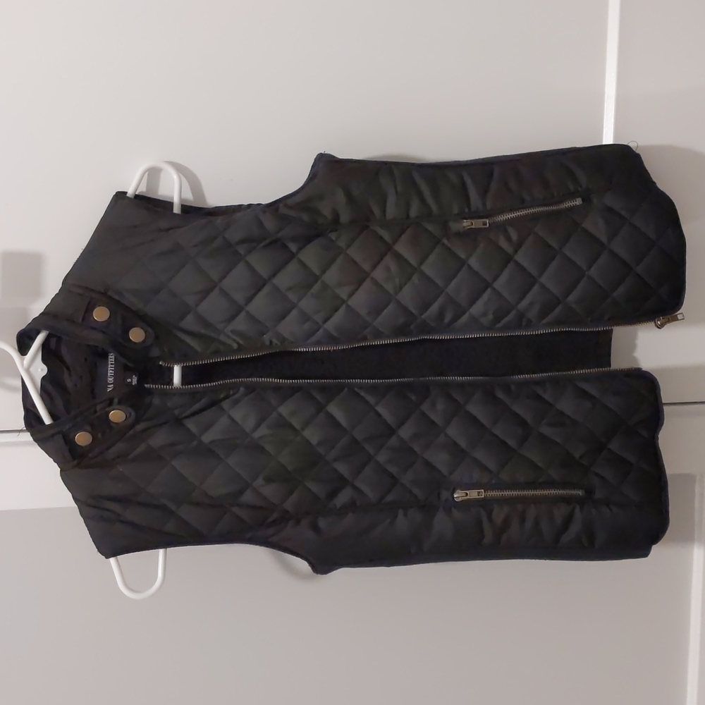 Vest - Picture 3 of 4